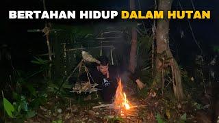 Bertahan Hidup dalam hutandengan makan buah hutan dan makanan hutan