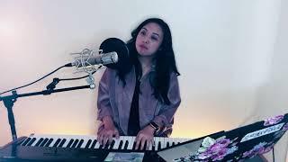 Chandelier - Sia (Marie Keith cover)