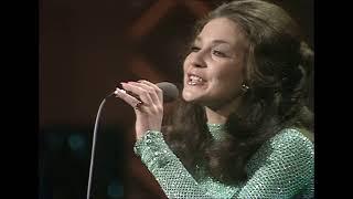 1972 Ireland: Sandie Jones - Ceol an Ghrá (15th @ ESC in Edinburgh) with original Irish SUBTITLES