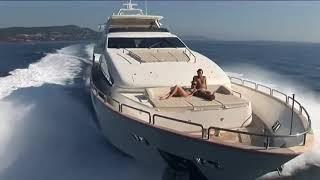 105' AZIMUT 2008 M/Y VIVERE