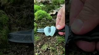 Survival outdoors Life Hack Strong Bottle Cordage. #survival #outdoors #lifehack #camping #skills