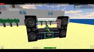 Roblox DJ Spikefang123 plays monster mash!