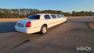 White 12 Passenger Lincoln Town Car Super Stretch Limousine