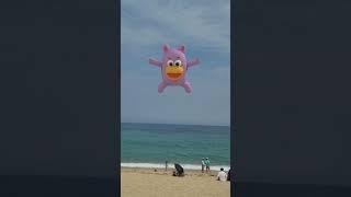 Fly to the sky #funny #animation #memes #sea #sky #throw #sand #Cocoti