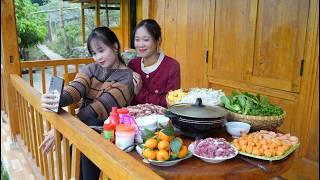 Younger sister came to visit me, I made a big hot pot to treat her.