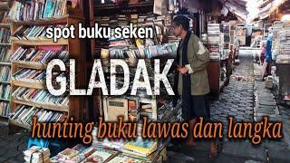 hunting buku lawas di GLADAK SOLO walking vlog Indonesia