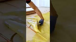 The process of installing wood flooring = good tools can increase efficiency