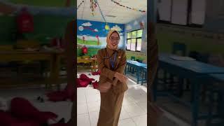 Pov : Guru SD pgen ikutan trend @Fujiiian #fyp #gurutiktok #gurumuda #merdekabelajar Endahwarsa02