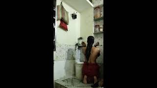 Desi villege bathing video||desi bhabhi bathing vlog video ||