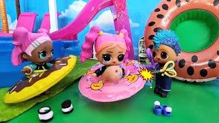 MY STOMACH IS STUCK, I'LL HAVE TO CUT IT! Pregnant Vicky family and Punk dolls lol surprise cartoon