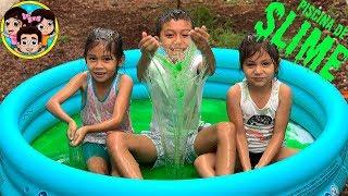 LLENAMOS NUESTRA PISCINA DE SLIME | Guzmancitos