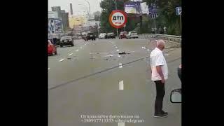 04.09.2017 ЖЕСТЬ 18+ ДТП КИЕВ САПЕРНО СЛОБОДСКАЯ ОПЕЛЬ ТОЙОТА СТОЛБ ПОЖАР ГБО