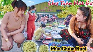 Chợ gì toàn gái xinh chưa chồng Chợ Bình Thủy An Giang mùa chùm ruột trổ rộ