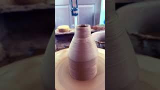 you can call it a bottle or a bud vase‍️ // pottery making // skinjo