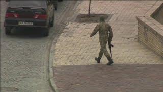 Russian forces close in on Kyiv