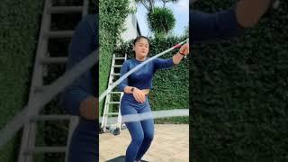 Cewe joget pake celana ketat tembem bergaris ||Goyang tiktok hot hits terbaru