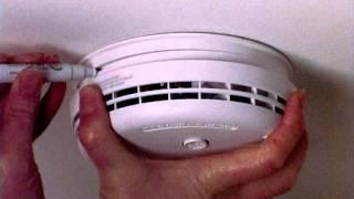 Remove an Ei146 smoke alarm