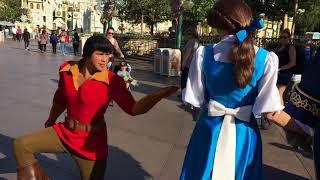 Gaston won't stop bugging Belle and Beast // Disneyland