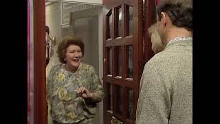 Hyacinth Bucket - Come in, Come in!