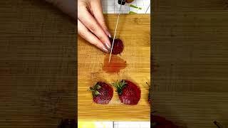 strawberries how to decorate dessert #Shorts #Irinaliss