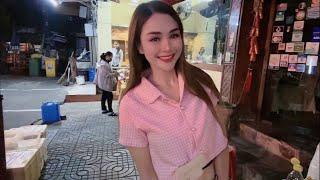 LIVE Street Café - Welcome Family  Ploysai Coffee Lady in Bangkok Thailand - Thai Street Food