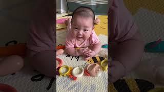 #萌娃日常 #自己玩的不亦乐乎 #人类幼崽 #萌娃 #人类幼崽越养越上头