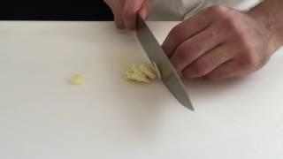 How to Slice Garlic