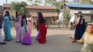 mujh SE Saadi karogi  tharu wedding dance Phulauriya Beautiful girls ️