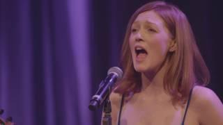 LUCY O'BYRNE sings 'When You Smile' from 'Daniel and Laura Curtis LIVE'