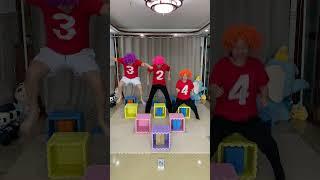 Blindfolded and Sit on box Challenge！ #funny #funnygame #challenge #games #comedy #partygamecha