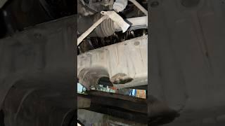 Как снять Поддон на Шевроле Круз 1.8 #авто #машина #автоблог #автомобили #автозапчасти #россия