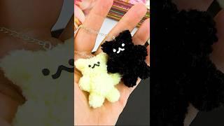 Yarn pom pom cat 