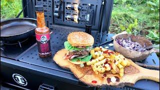 Cooking BBQ Burger & Chips in a weird camp kitchen