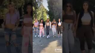 Ellas bailando a ritmo De tu   C H A P A