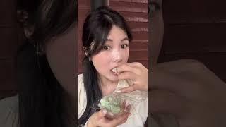 Koreans eat Indonesian food, the Klepon edition @noonarosa #shorts
