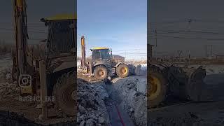 Прыжок через траншею на JCB 4CX ))