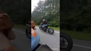 SUZUKI GSXR 1000R vs DUCATI V4 