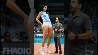 The Moment That Interviewer Very Surprised By the Tallest Female Volleyball Player #tallwoman #sport