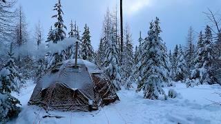 Wintercamping mit dem russischen Bären-UP-5-Wärmezelt