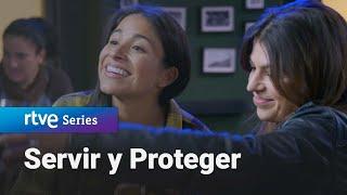 Servir y Proteger: Lidia introduces Hanna to Nacha #Capítulo927 | RTVE Series