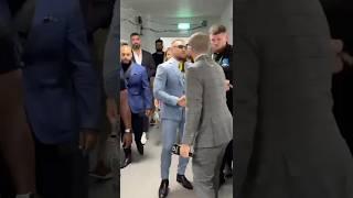 McGregor hits Ariel with the shoulder strike  #conormcgregor
