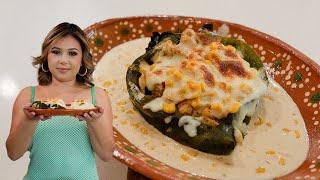 Súper Easy CHICKEN STUFFED Chile Poblanos in a Creamy Corn Sauce