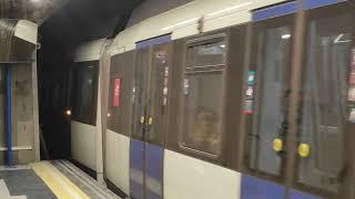 Metro de Madrid: 9109 saliendo de Avenida de América L7.