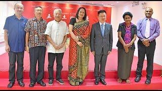 Fijian Minister for Education officially opens the Chinese Farmer's Paintings Exhibition