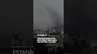 Chuva no Rio Grande do Sul: Nuvem 'engole' cidade gaúcha e dia vira 'noite'