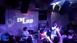 enLOUD - Divide & rule