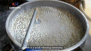 Vibrating sieve for liquid filter