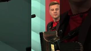 Сергей Новоселов - Верила, верила, верю. Домик стоит над рекою под гармонь. #гармонь #играйгармонь