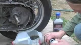 07+ Suzuki Burgman 400- Transmission / Gear / Final Drive Oil Change | MicBergsma