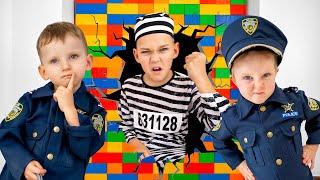 Cops and Robbers: High-Speed Chase with Vania Mania Kids! 